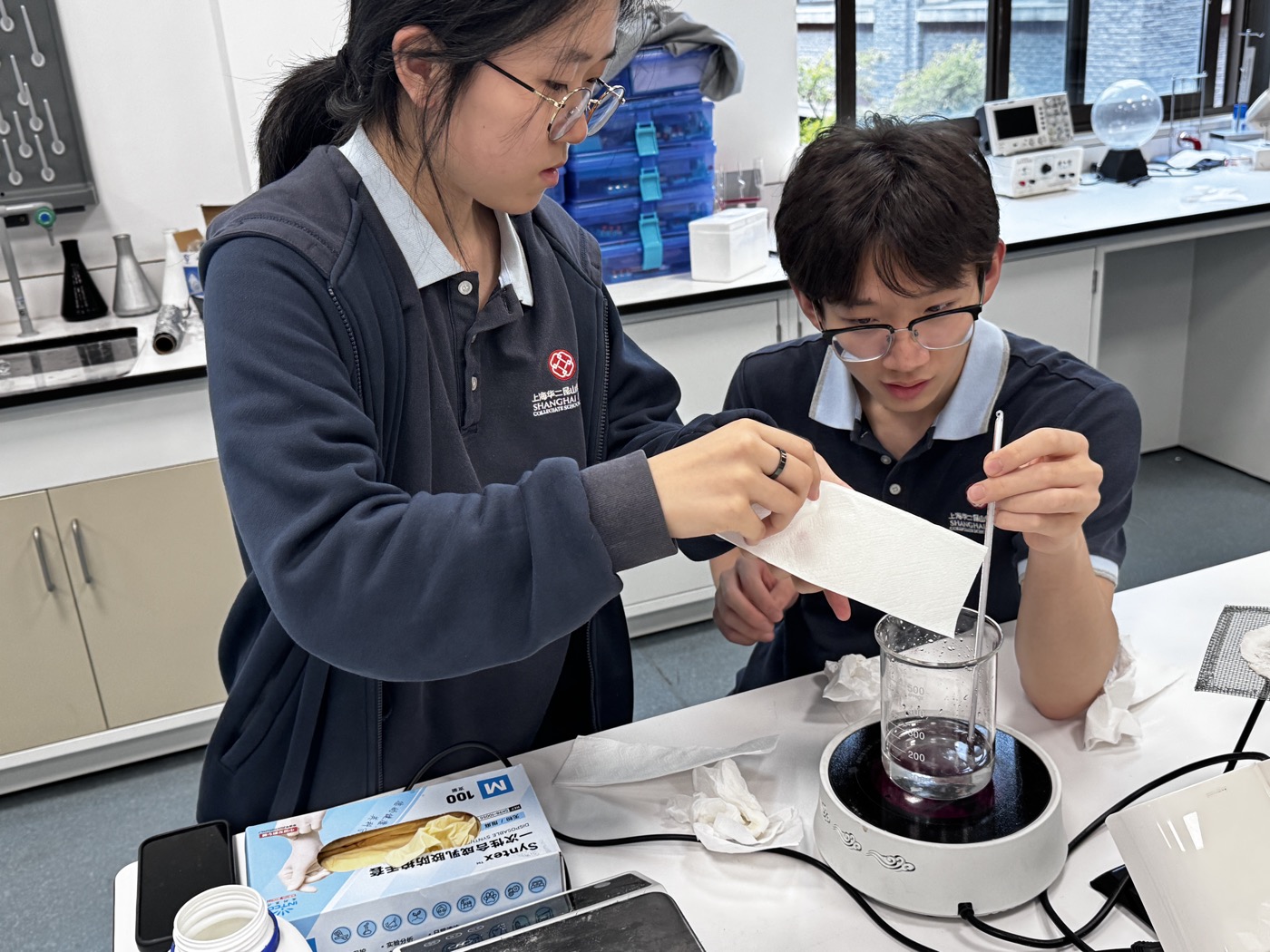 Solution preparation with magnetic stirrer